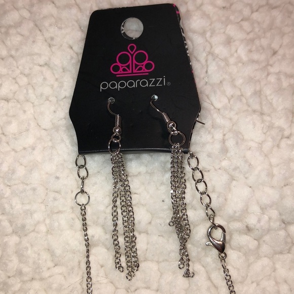 Paparazzi Red With White Rhinestones Necklace set - Picture 10 of 12